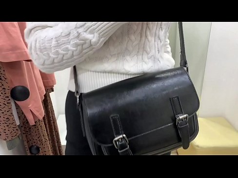 ❤️ Masturbació pública de la jove gossa FeralBerry amb un consolador al provador ️❌ Porno al ca.teencumpot.ru ❌️❤